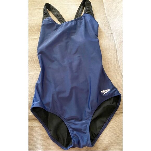 ✨ Speedo Keyhole One Piece Bathing Suit ✨ - Picture 3 of 5